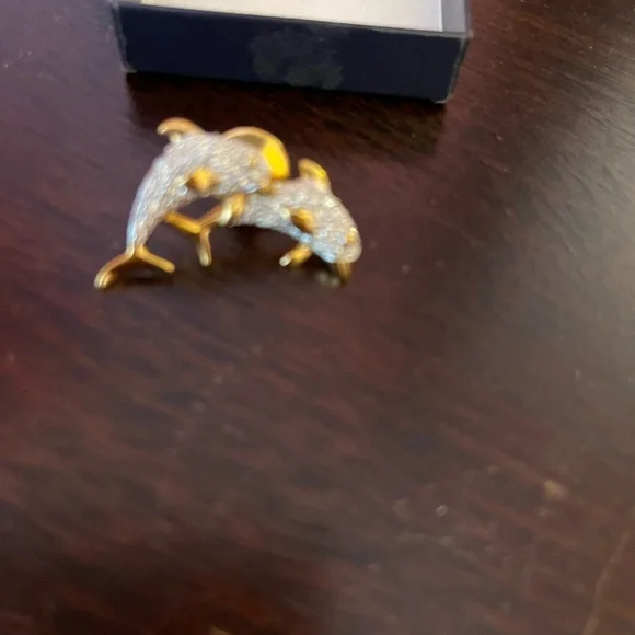 Dolphin Pin - Picture 2 of 6